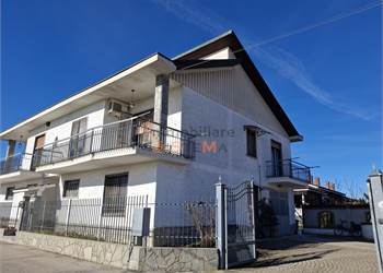 Porzione di villa bifamiliare in Poirino