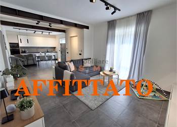 Villa con giardino